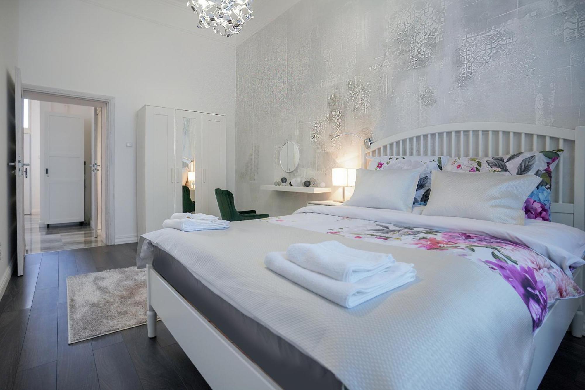 Decor Apartman Эгер Экстерьер фото