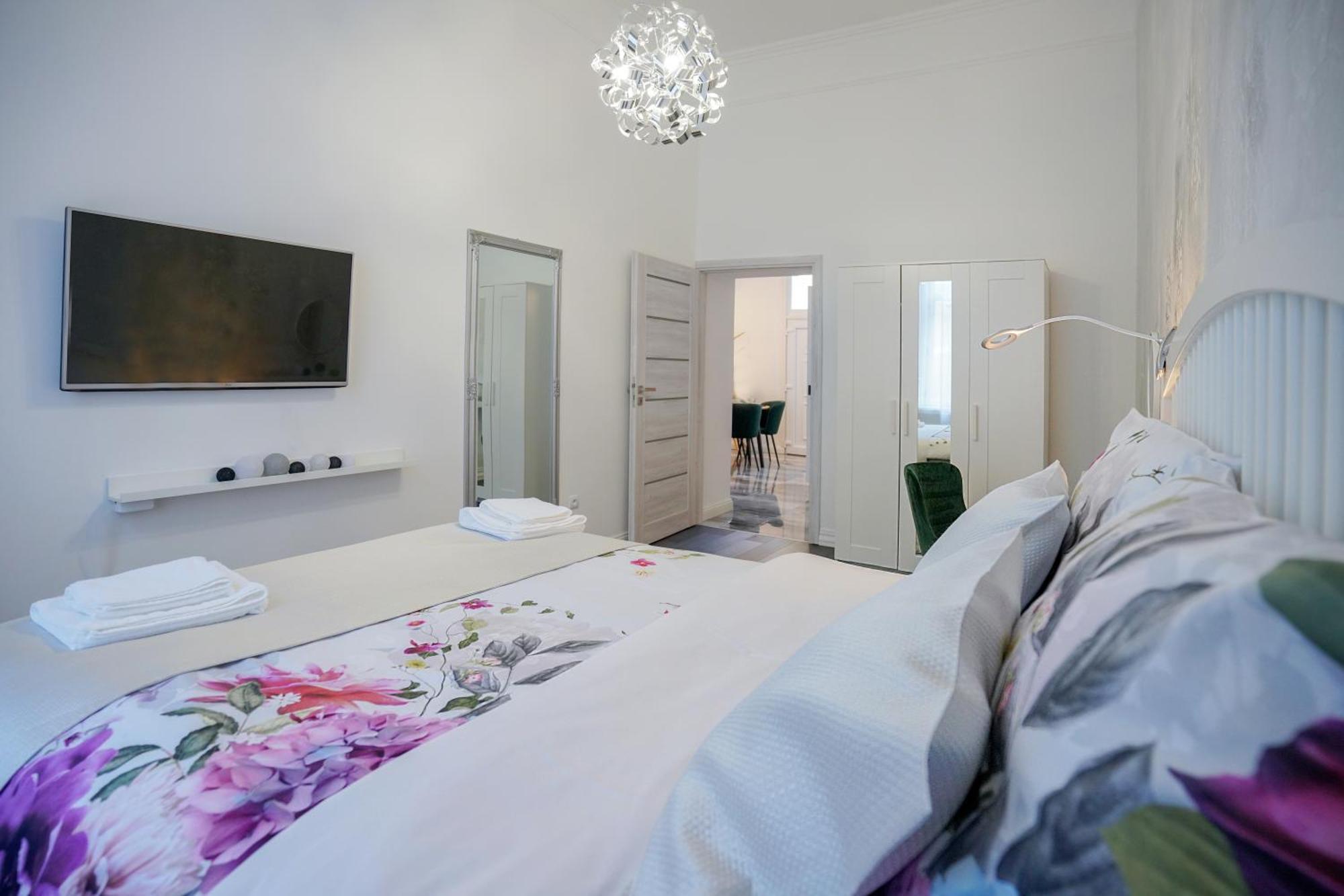 Decor Apartman Эгер Экстерьер фото